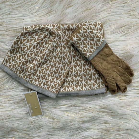 mk gloves and scarf